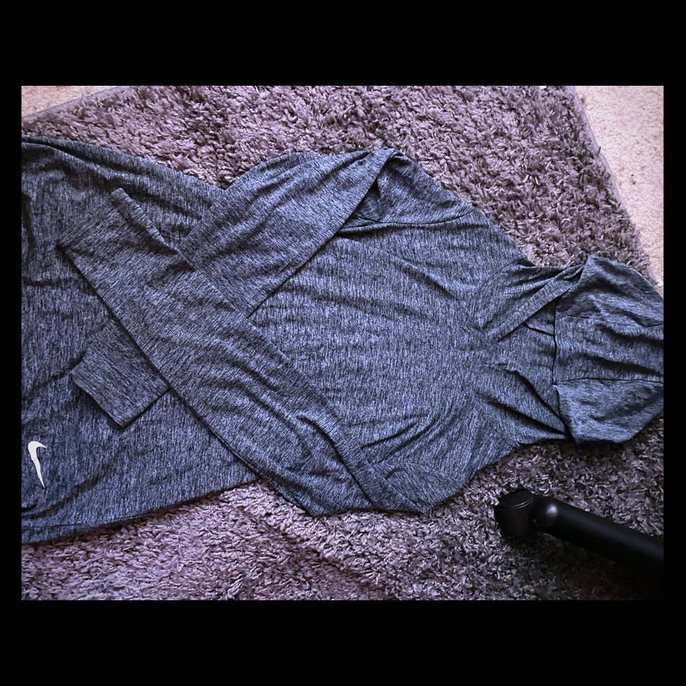 Never worn Nike dry fit Long sleeve